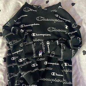 WOMENS SIZE L CHAMPION HOODIE